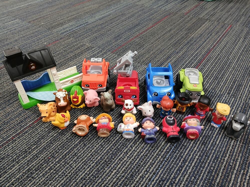 Fisher-Price Little People lot of 24 pieces